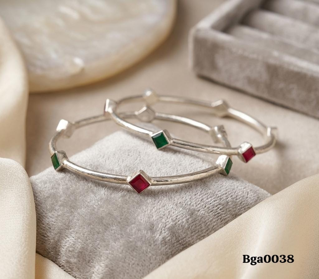 Diamond-Shape Gemstone Bangle Set