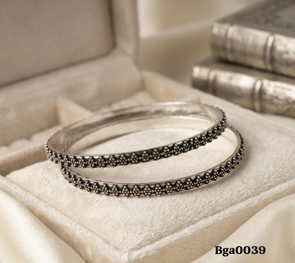 Beaded Texture Bangle Set