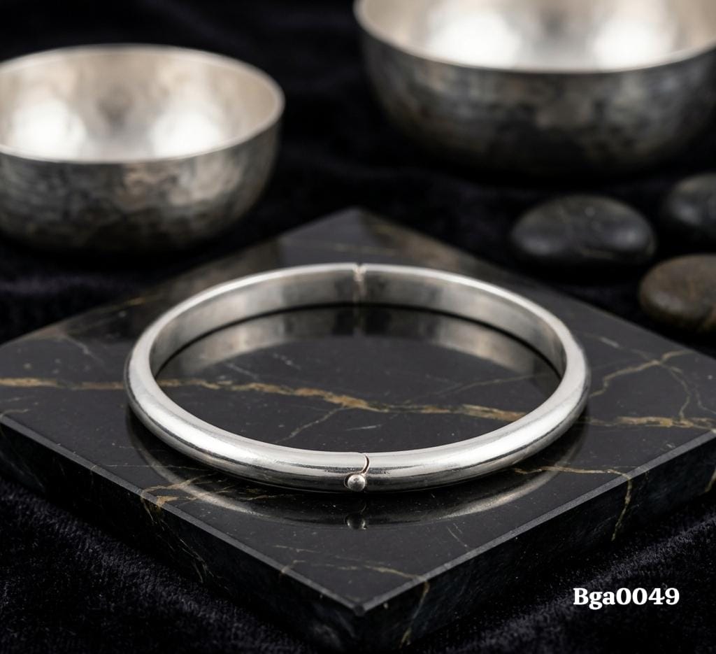 Minimalist Hinged Silver Kada