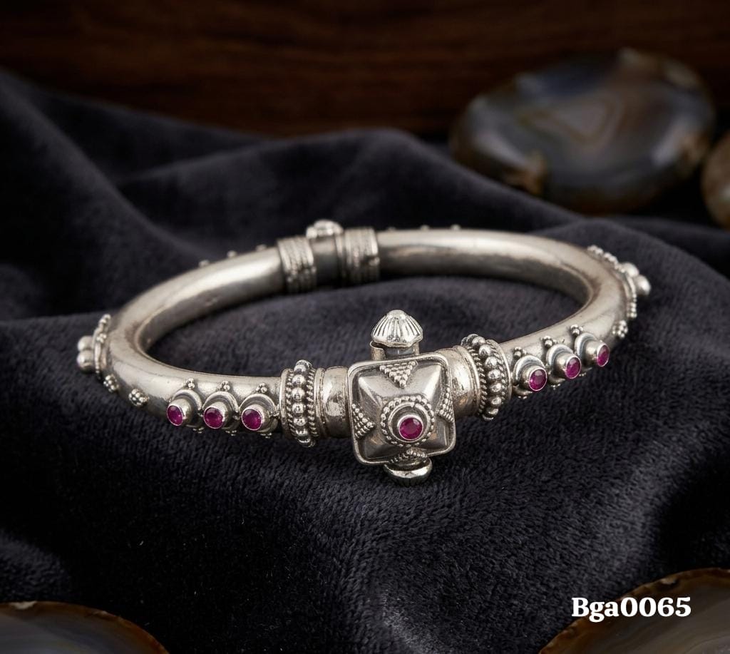 Ornate Ruby-Accent Kada