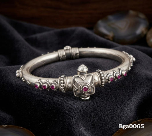 Ornate Ruby-Accent Kada