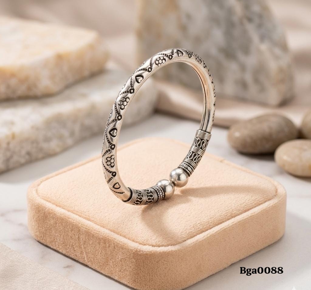 Intricate Floral and Heart Pattern Kada