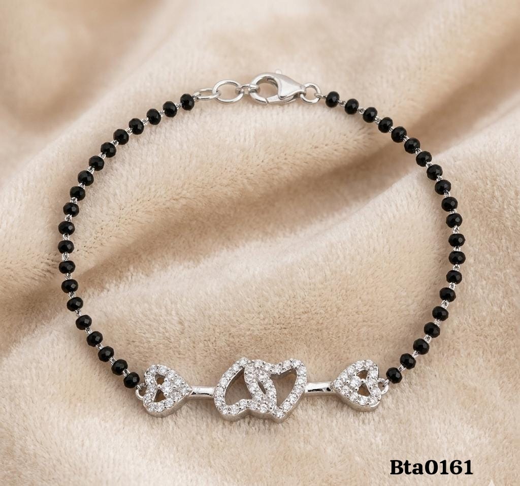 Elegant Heart Stone Centerpiece Black Bead Sterling Silver Bracelet