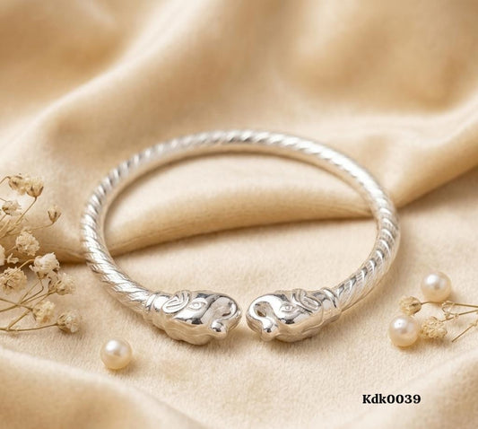 Lion Head Design 92.5 Sterling Silver Kada