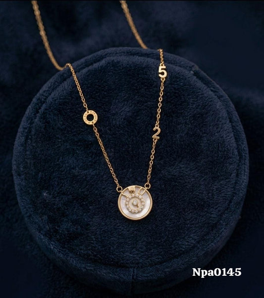Circular Pendant Necklace