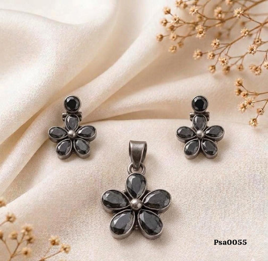 Black Onyx Daisy Floral Oxidized Silver Pendant Set