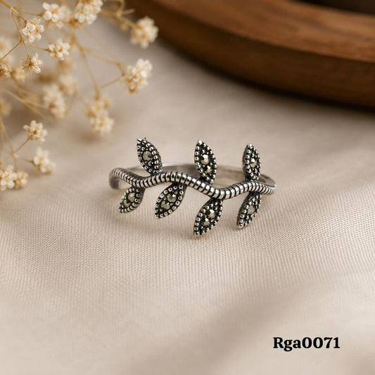 Sterling Silver Marcasite Leaf Vine Ring