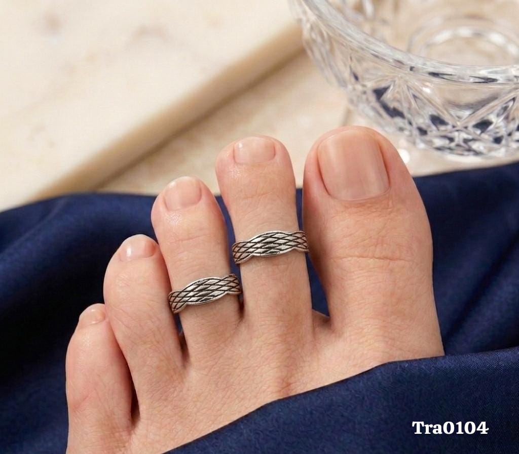 Braided or cross-hatched pattern Silver Toe Rings