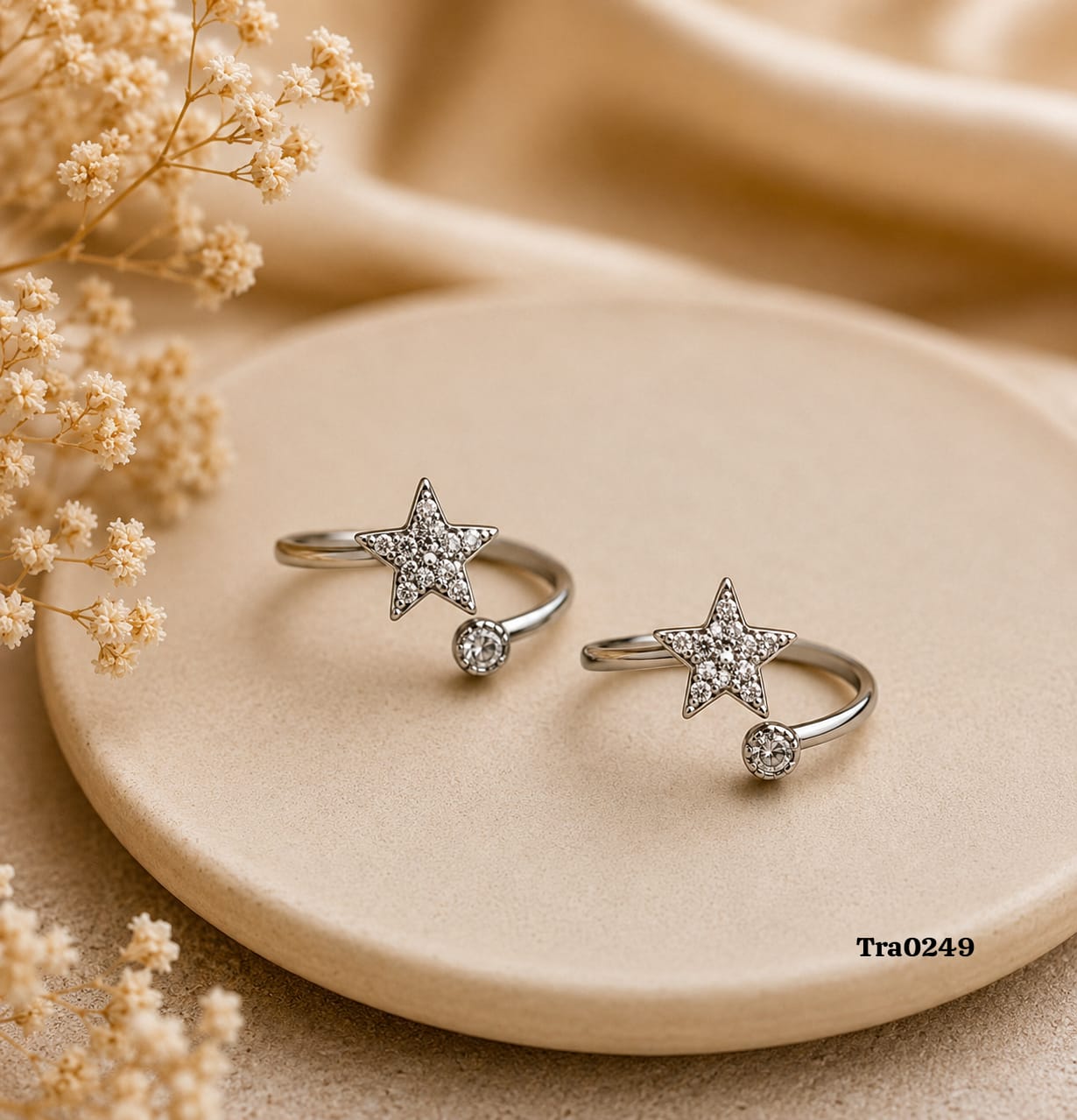 Star-Shaped Centerpiece Silver Toe Rings - Clear Stone Accent