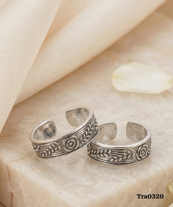 Sterling Silver floral and leaf motif Toe Rings