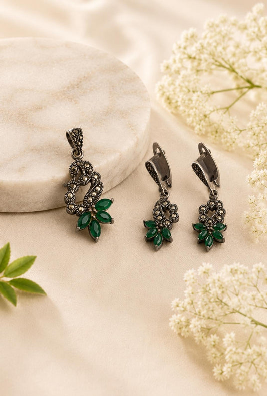 The Emerald Marquise Set