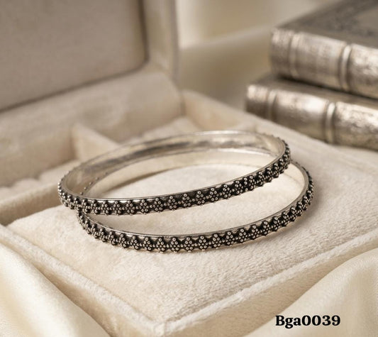 Beaded Texture Bangle Set