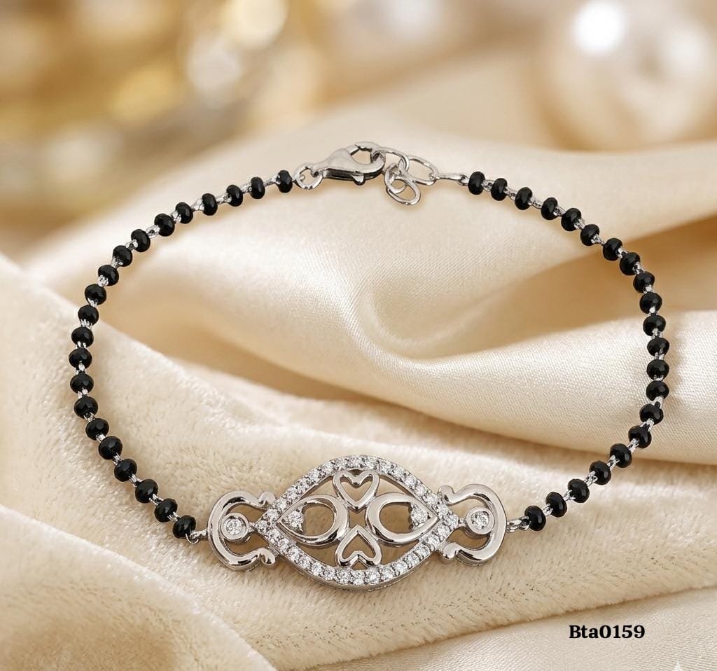 Elegant Decorative Stone Centerpiece Black Bead Sterling Silver Bracelet