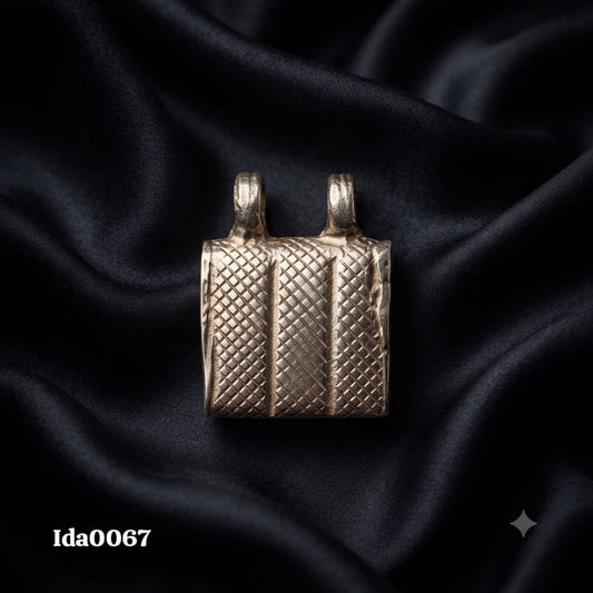 Decorative Silver Tabiz (Amulet) 0.5x0.5 inch