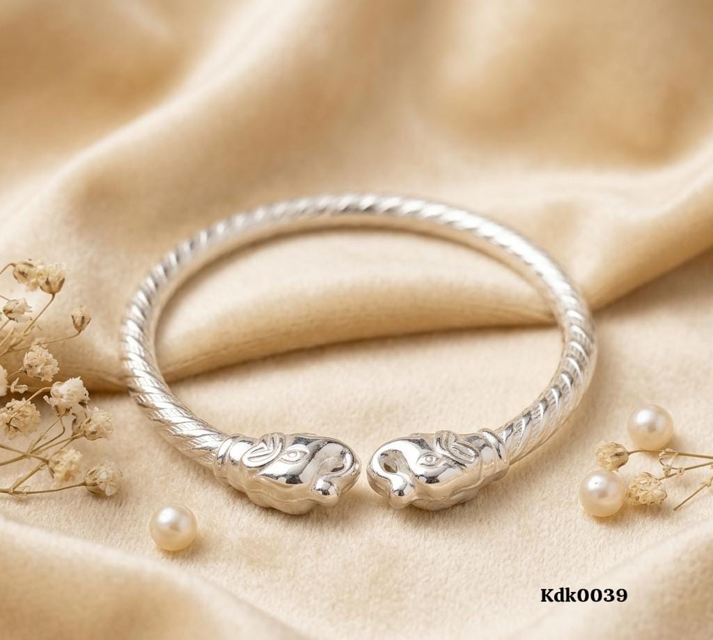 Lion Head Design 92.5 Sterling Silver Kada