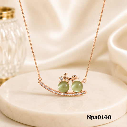 Curved Pendant Necklace