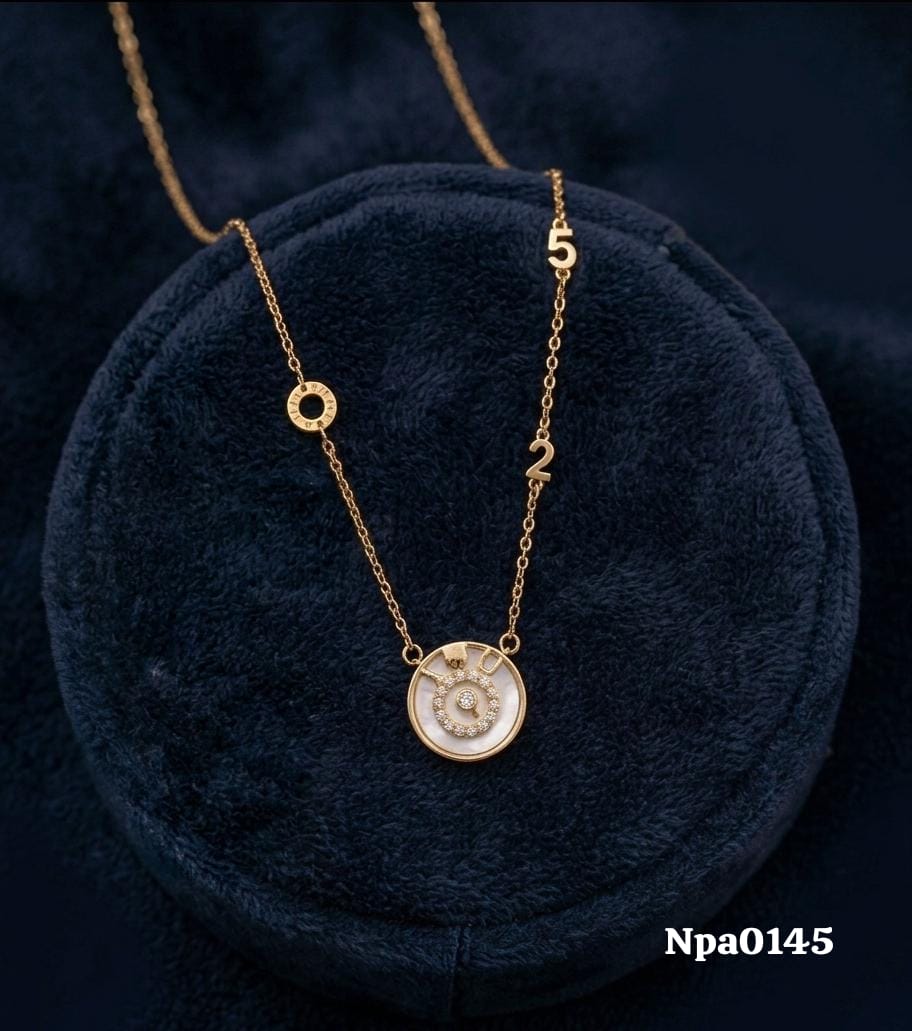 Circular Pendant Necklace