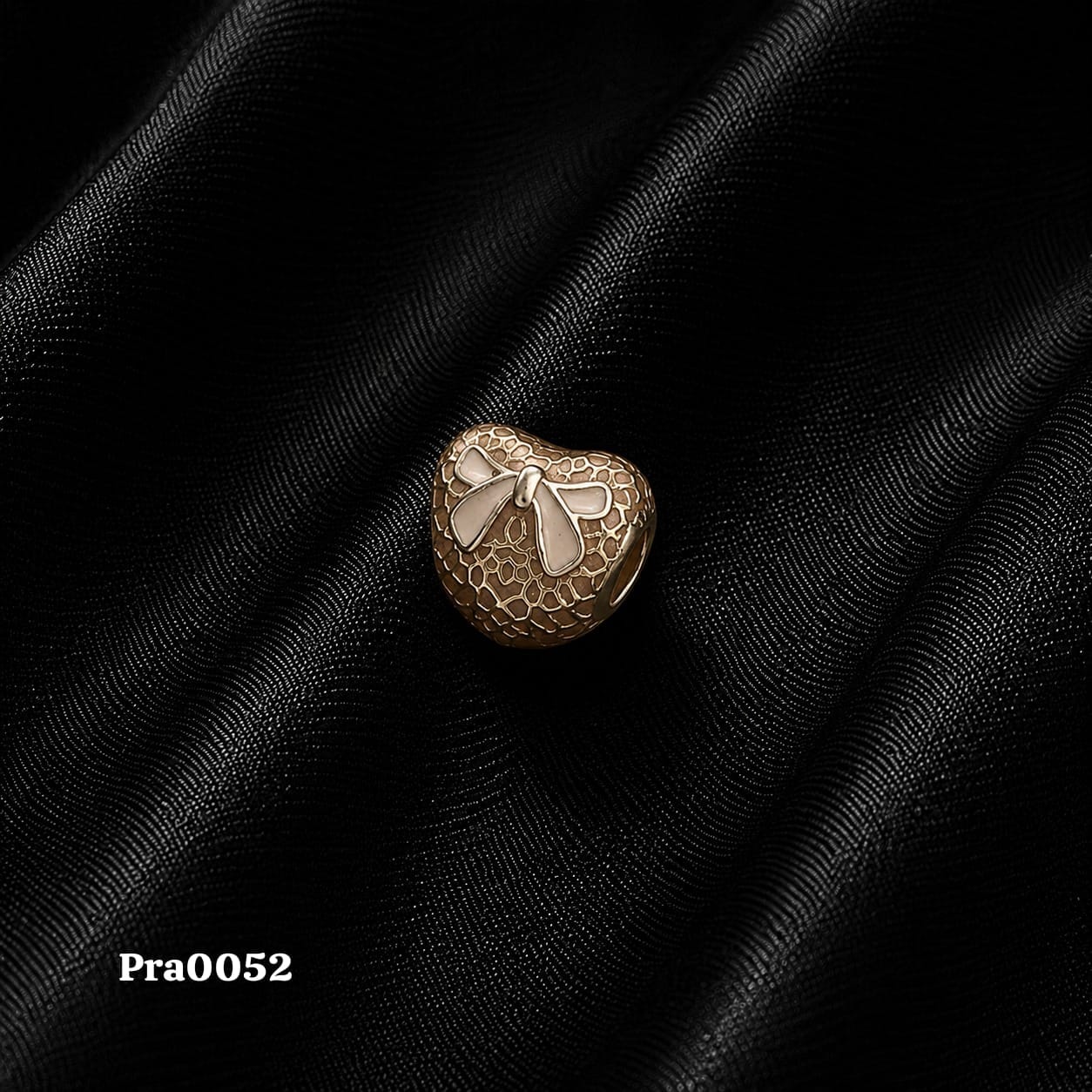 Lace-Patterned Bow Heart Charm