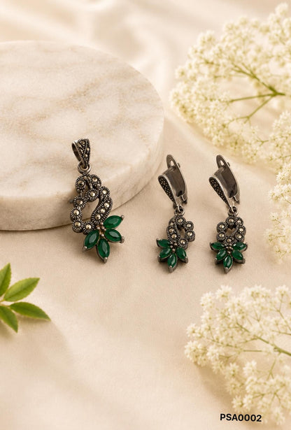 The Emerald Marquise Set