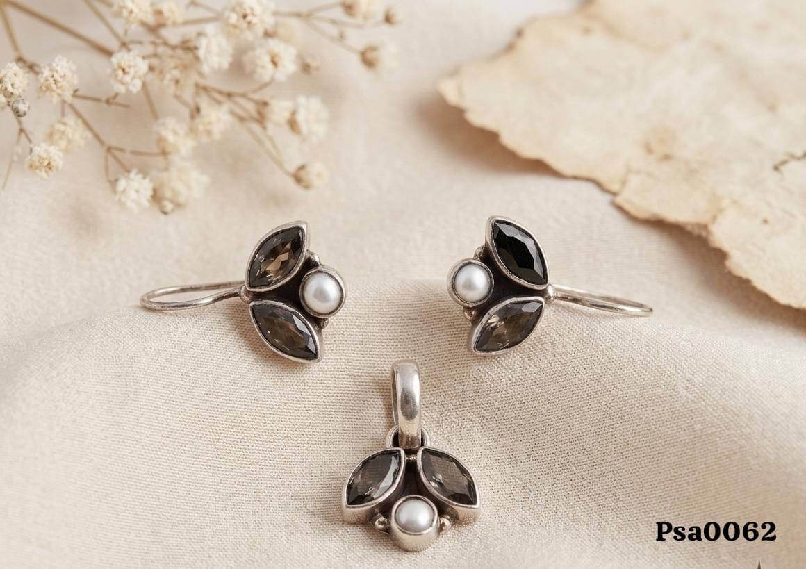 Smoky Pearl Leaf Oxidized Silver Pendant Set