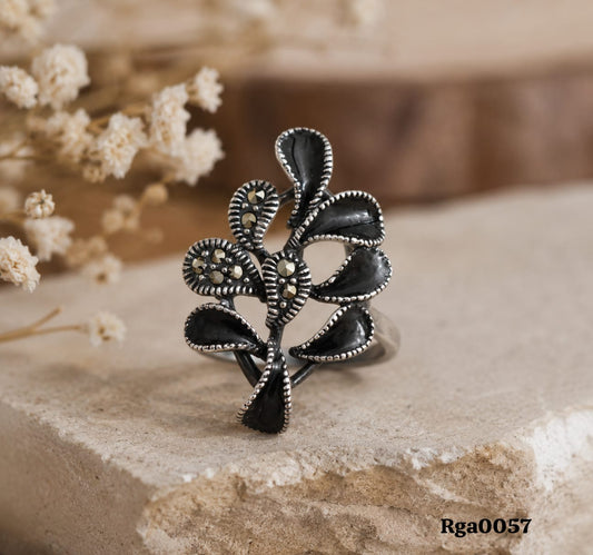 Marcasite Enamel Leaf-Motif Ring