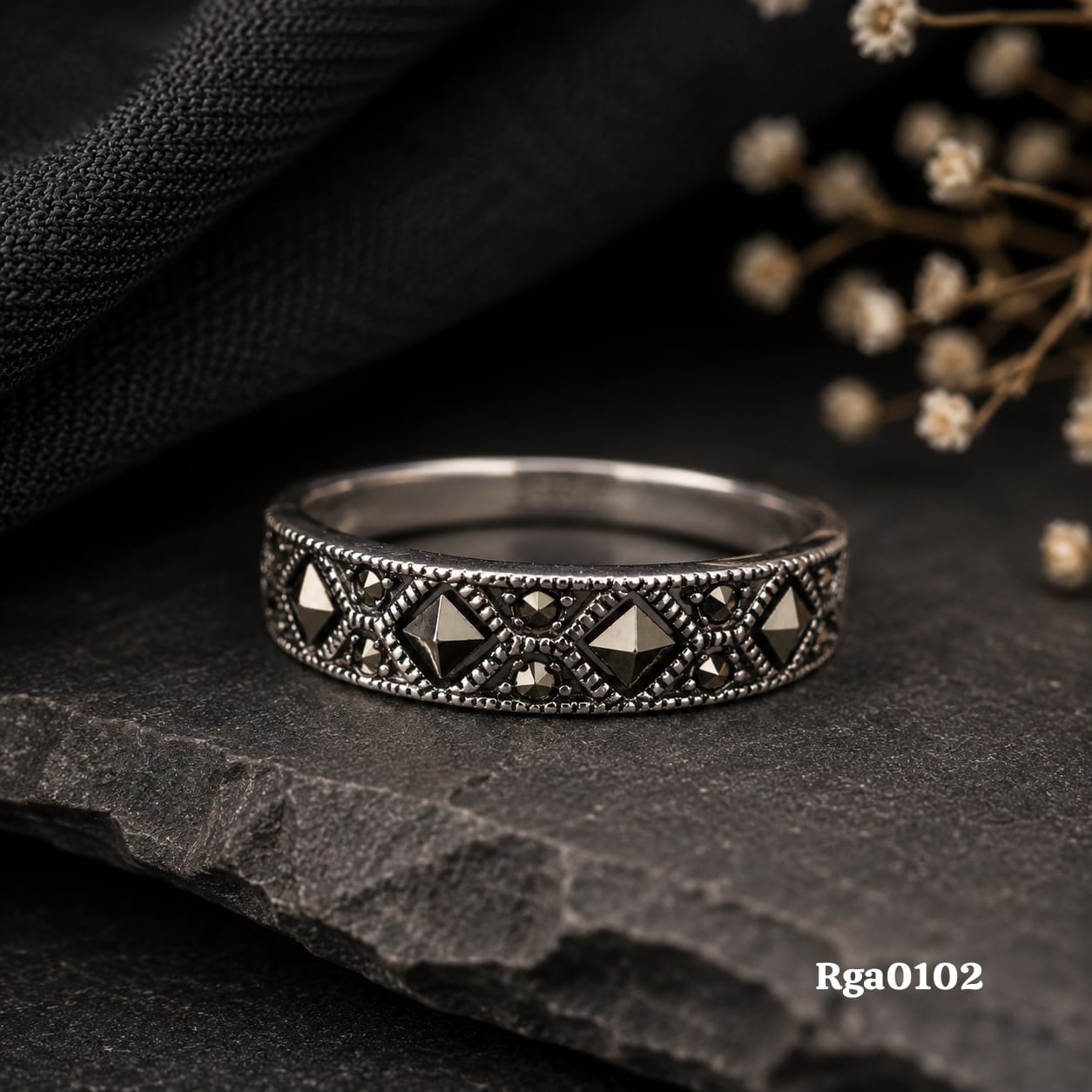 Square Facet Geometric Band