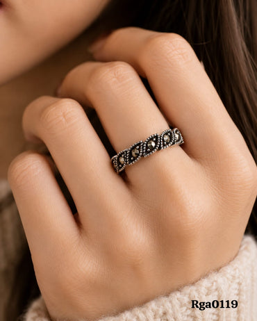 Eye Pattern Marcasite Band