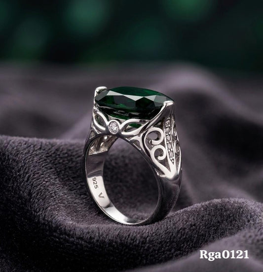 Elegant Sterling Silver green Stone Ring