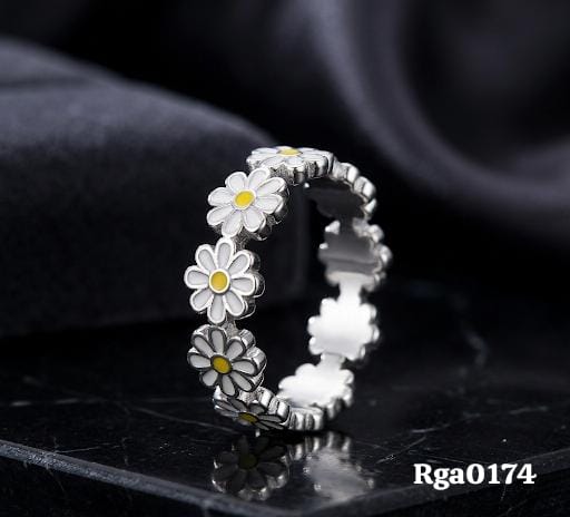 Daisy Chain Ring