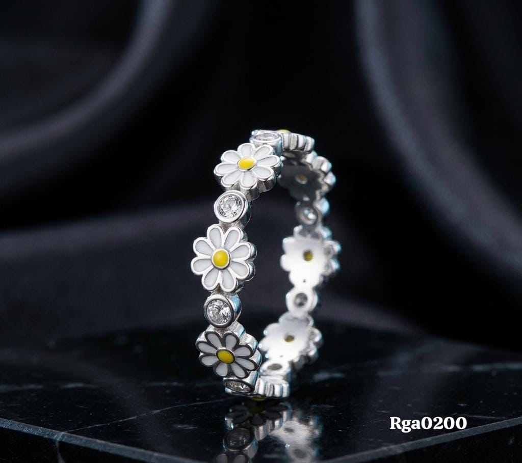 Daisy Motif Band Ring