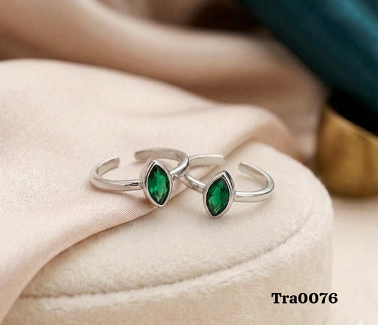 Elegant Marquise-Cut Silver Rings - Deep Green Gemstone