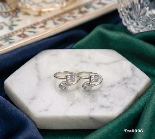 92.5 Sterling Silver square and heart-shaped sparkling stone Toe Rings