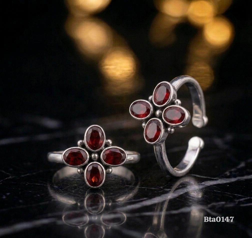 Floral-inspired design Toe Rings