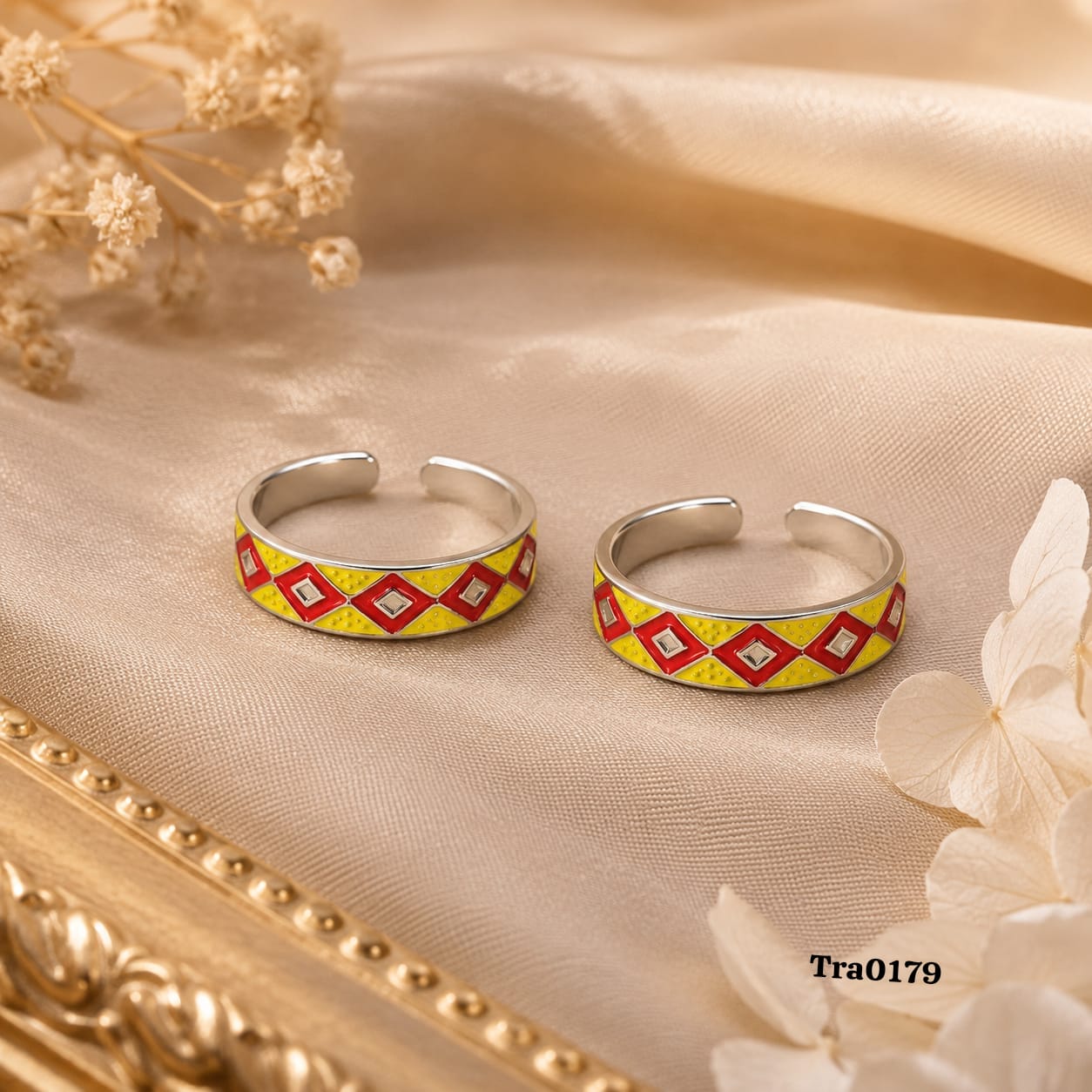Red, diamond-shaped geometric accents Silver Toe Rings