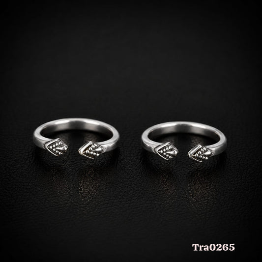 Leaf-like or seed-like motifs Silver Toe Rings