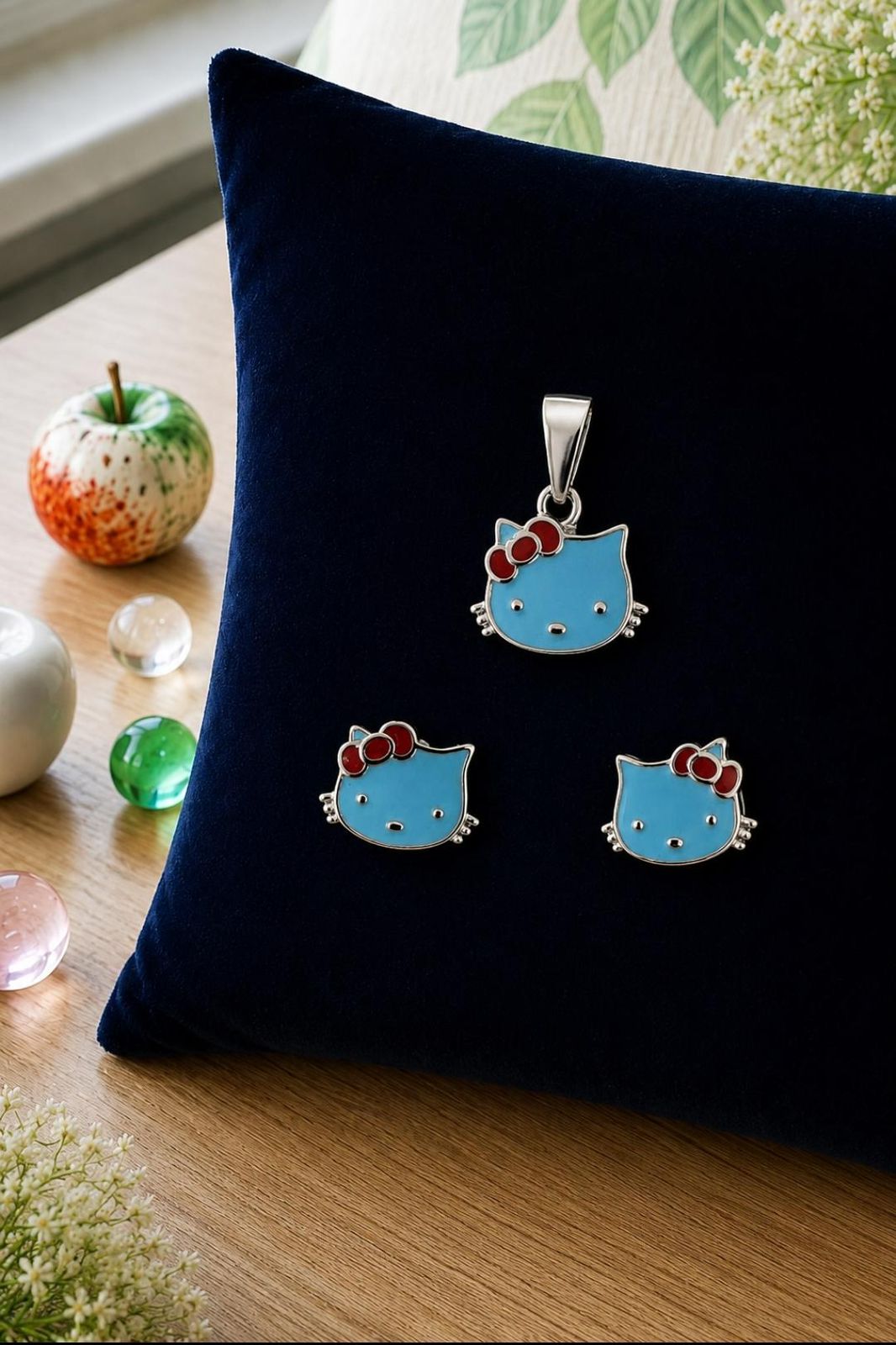 The Cyan Kitty Sterling silver pendant earring Set