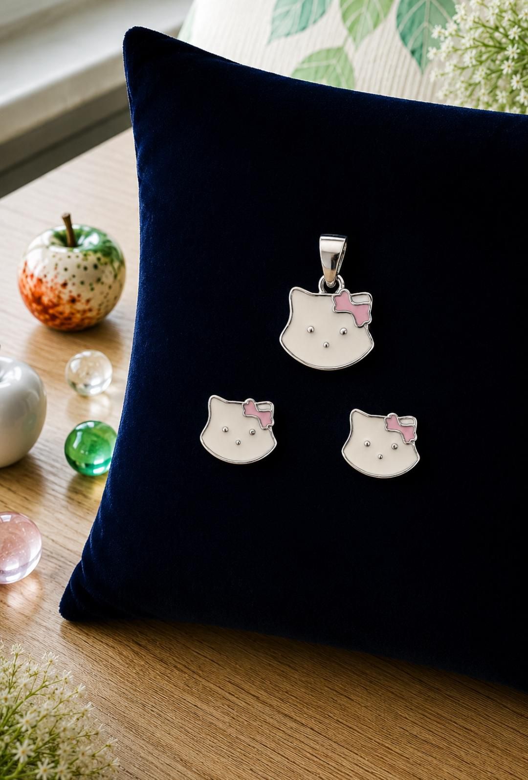 Charming Kitty Face 92.5 Sterling Silver pendant earring Set
