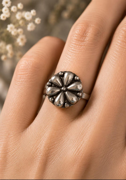 Vintage Petal Adjustable Ring