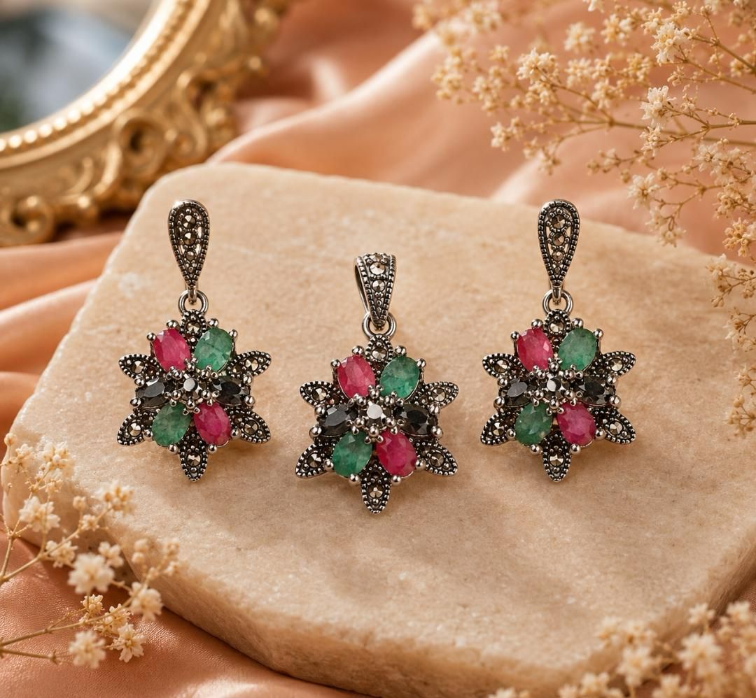 Navratna Floral Pendant Set