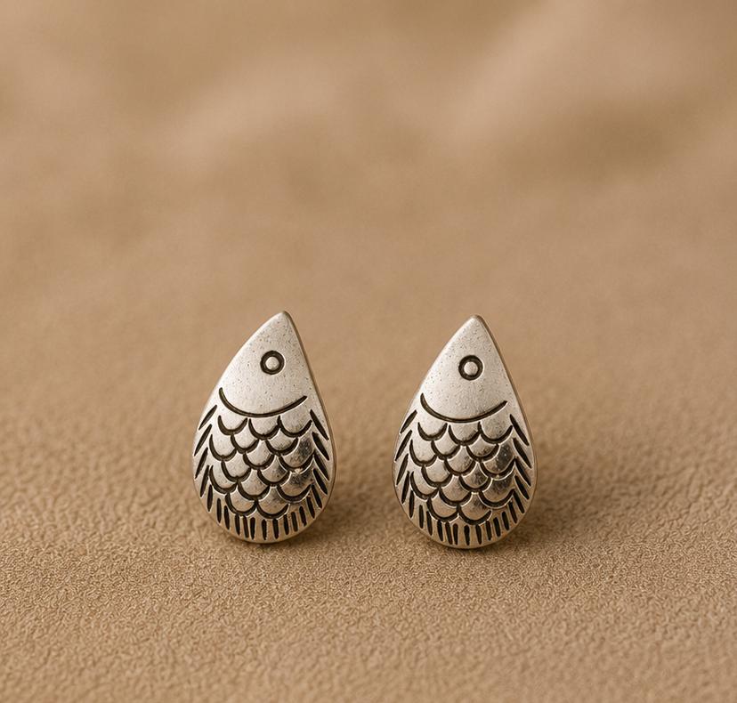 Silver Fish Studs
